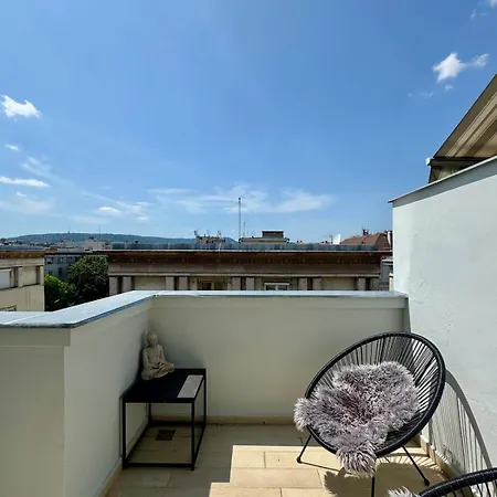 Panoramic Views - Luxury Downtown Apartman *