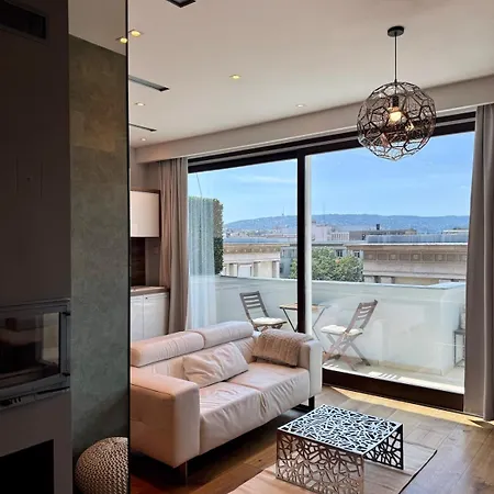 Panoramic Views - Luxury Downtown Apartman