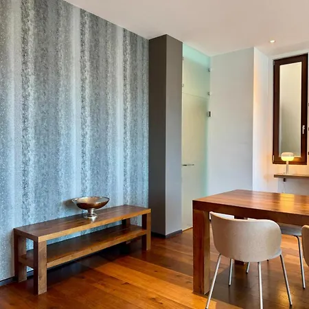 Panoramic Views - Luxury Downtown