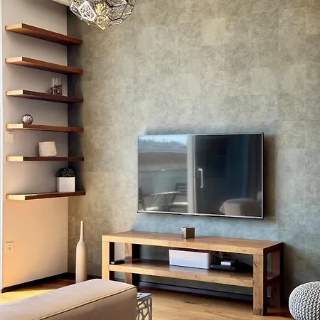 Panoramic Views - Luxury Downtown *