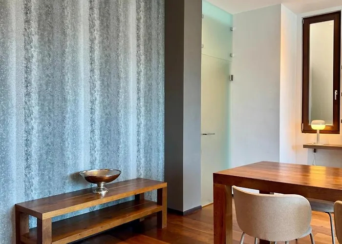 Panoramic Views - Luxury Downtown